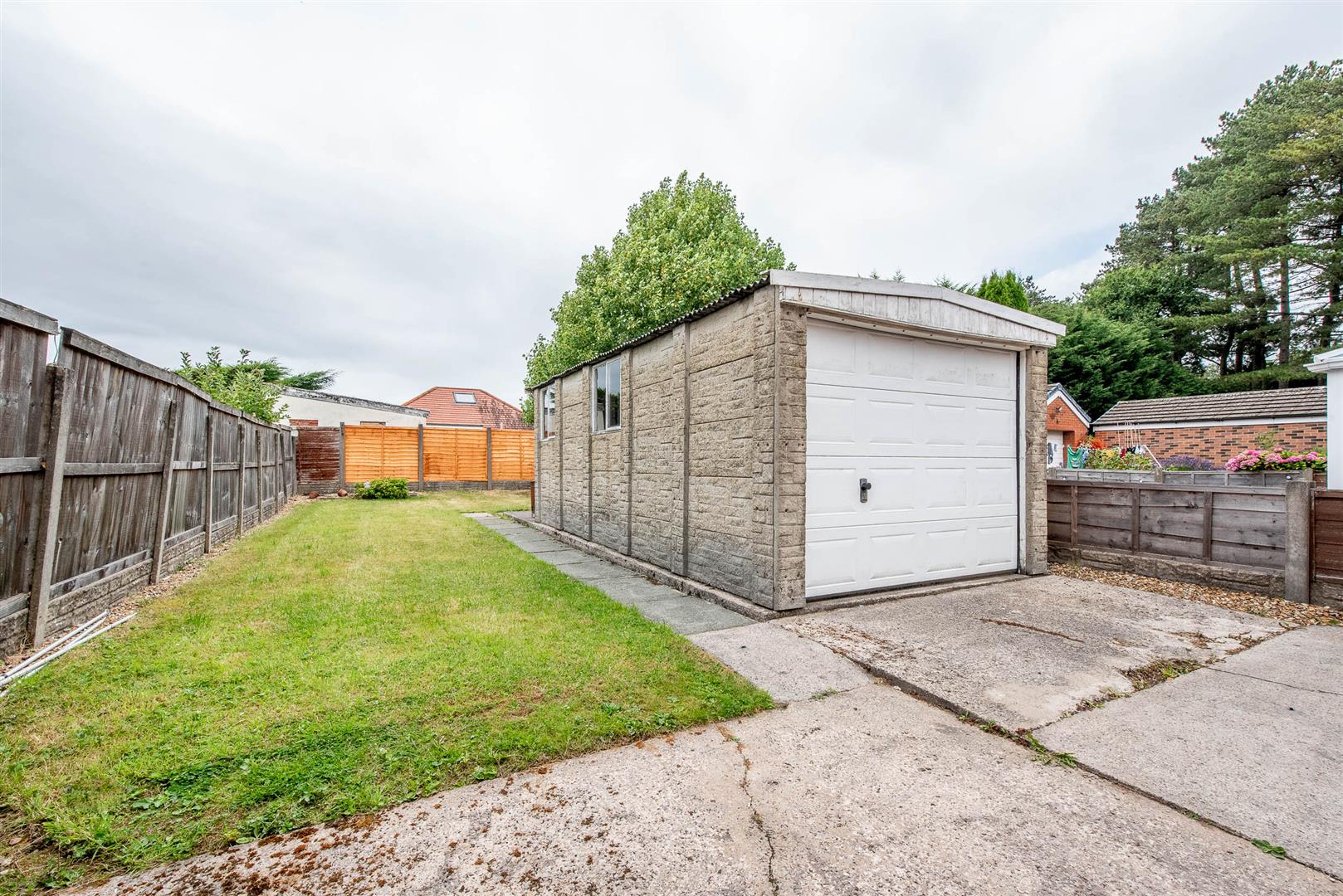 3 bed property in Brownedge Road, Preston